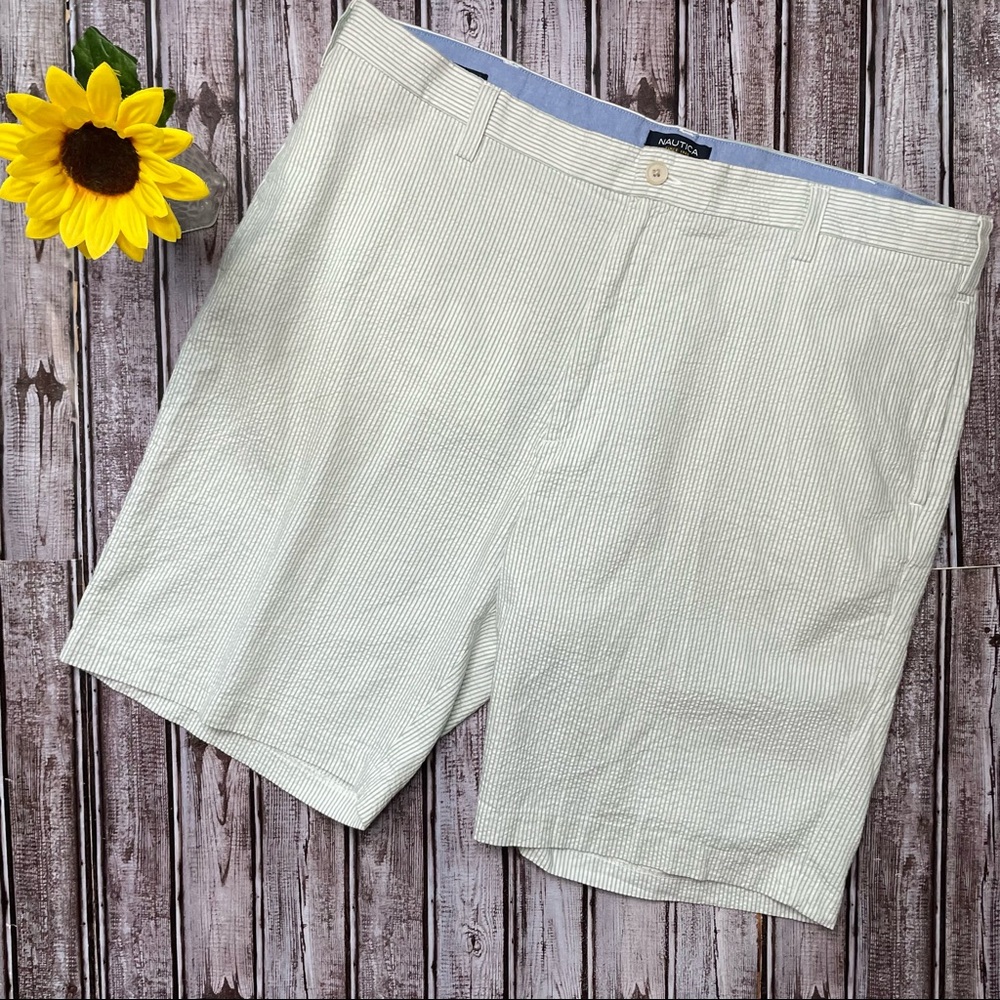 Nautica green and white seersucker shorts size 40W